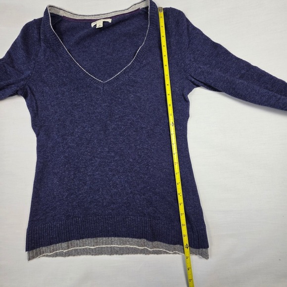 Banana Republic Cashmere Wool V Neck Sweater Womens M Italian Yarn Blue Elegant - Picture 16 of 16